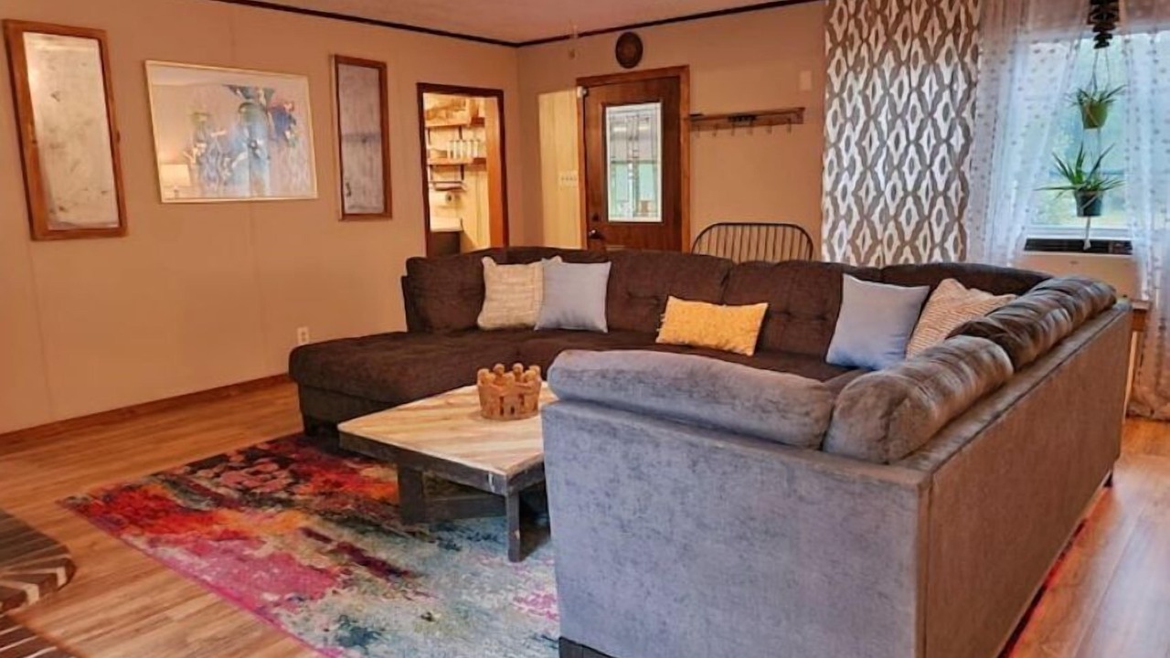 Photo of Livingroom in Doniphan