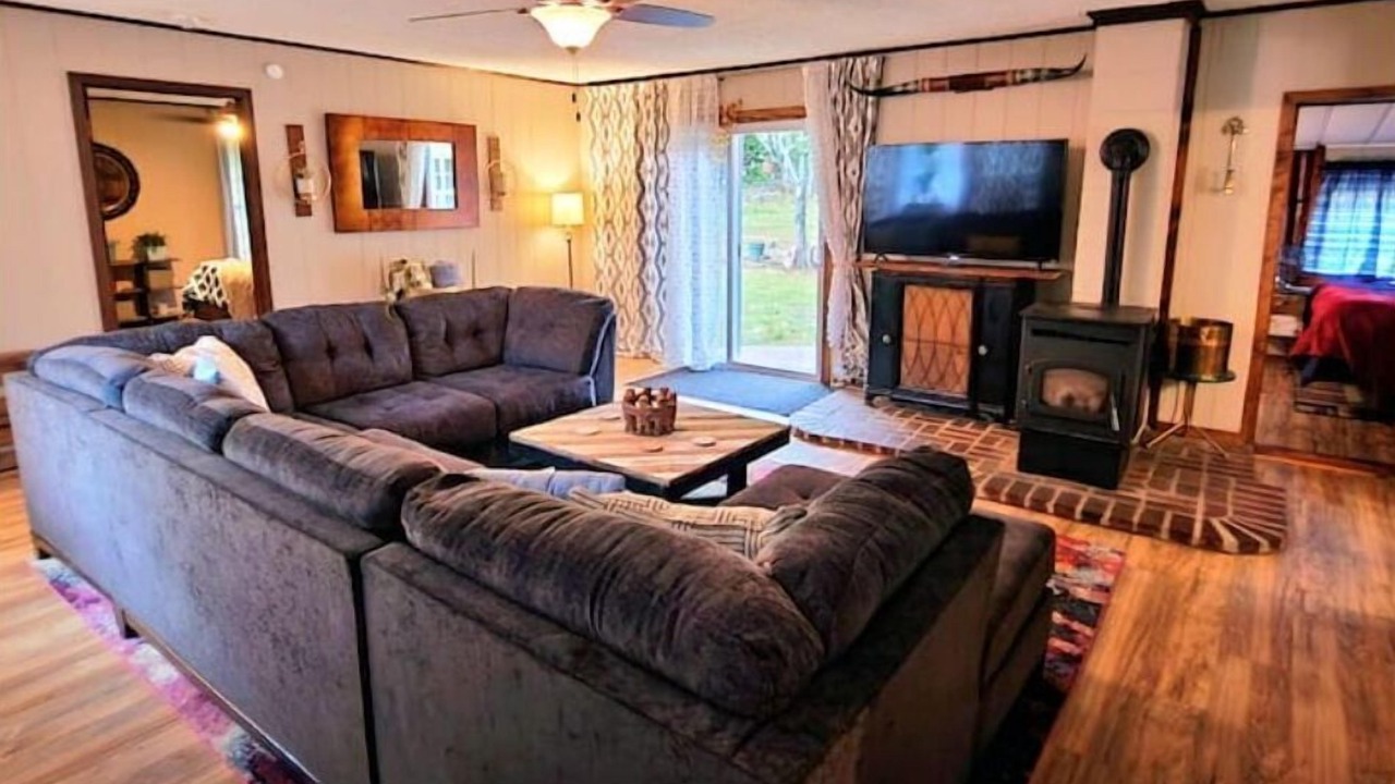 Photo of Livingroom in Doniphan