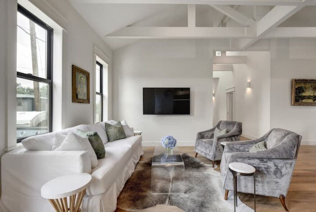 Photo of Livingroom in MLK