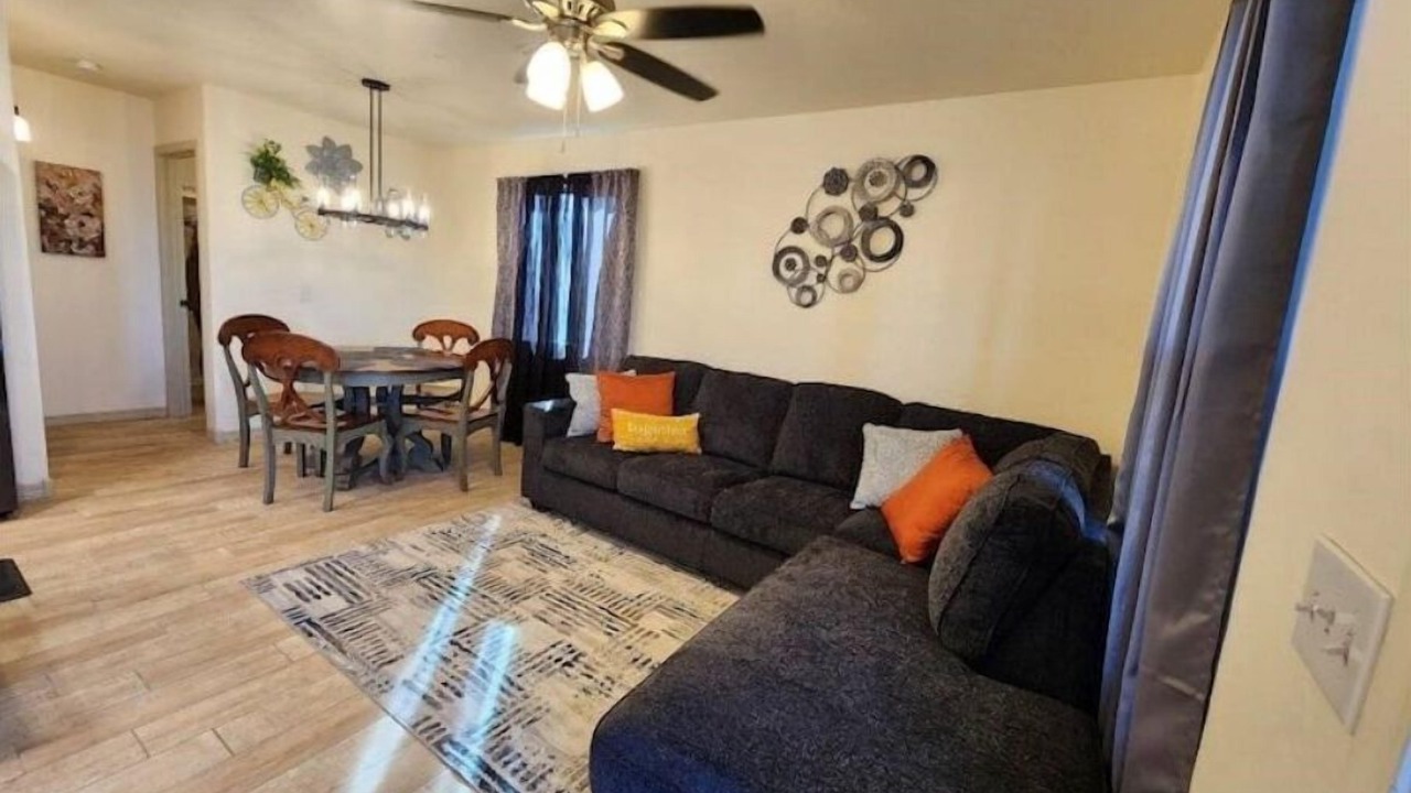 Photo of Livingroom in Downtown Phoenix