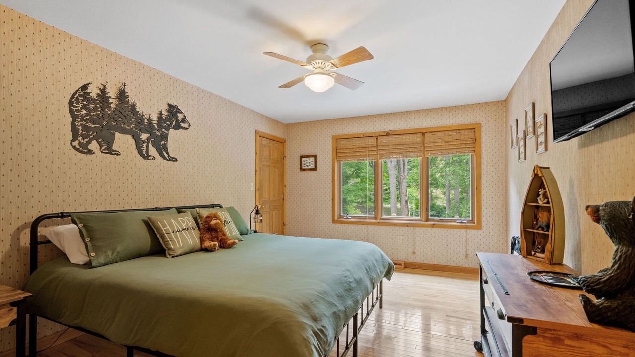 Photo of Bedroom in Town of Hope