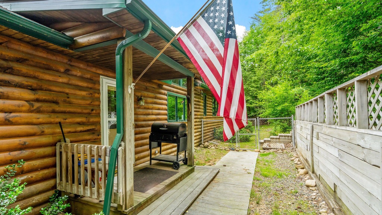 Photo of Patio Balcony in Town of Hope