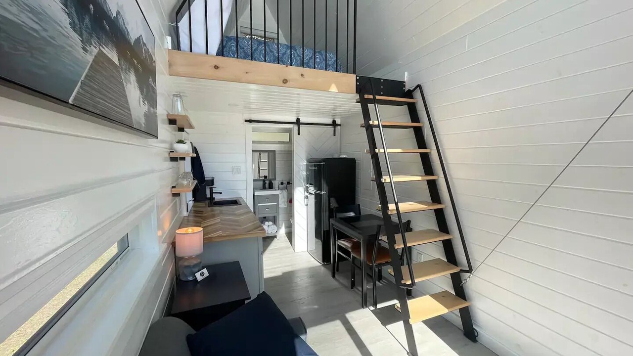 Photo of Livingroom in Clare