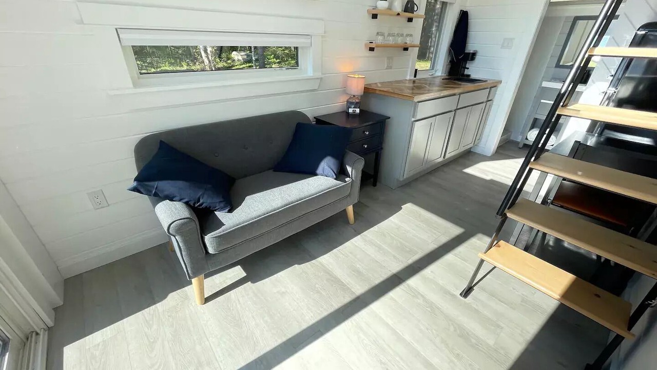 Photo of Livingroom in Clare