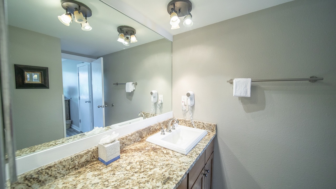Photo of Bathroom in Lakeside Village