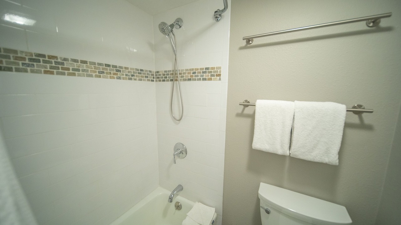 Photo of Bathroom in Lakeside Village