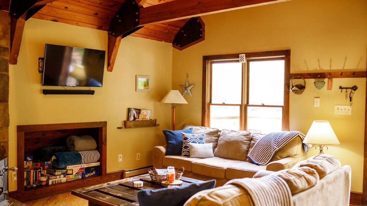 Photo of Livingroom in Cave Spring