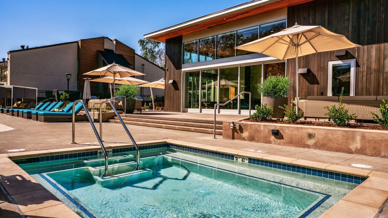 Photo of Outdoor in Sharon Heights