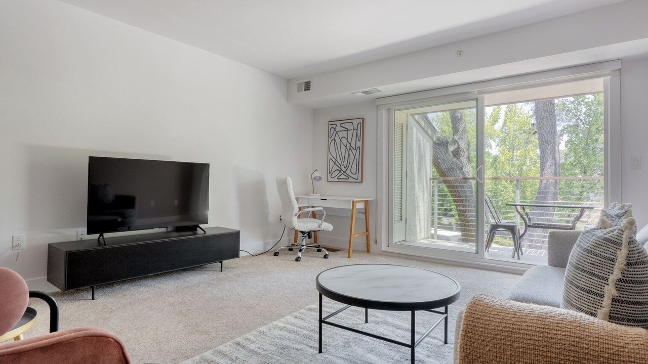 Photo of Livingroom in Sharon Heights