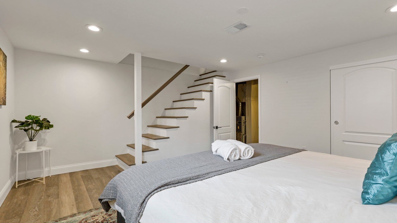 Photo of Bedroom in University District