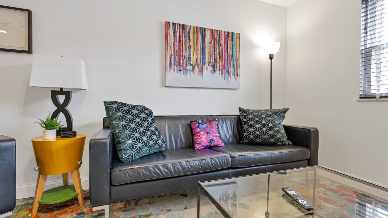 Photo of Livingroom in University District