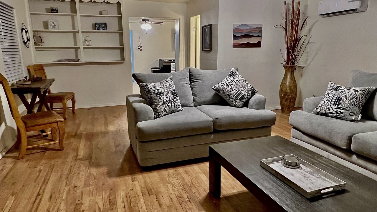 Photo of Livingroom in Truth or Consequences