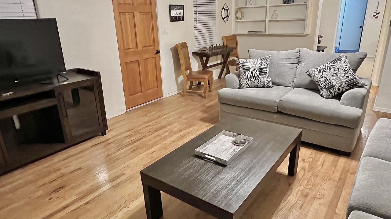 Photo of Livingroom in Truth or Consequences