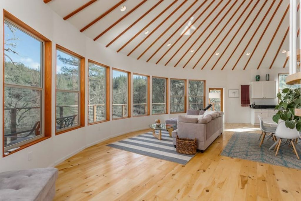 Photo of Livingroom in Alta Sierra