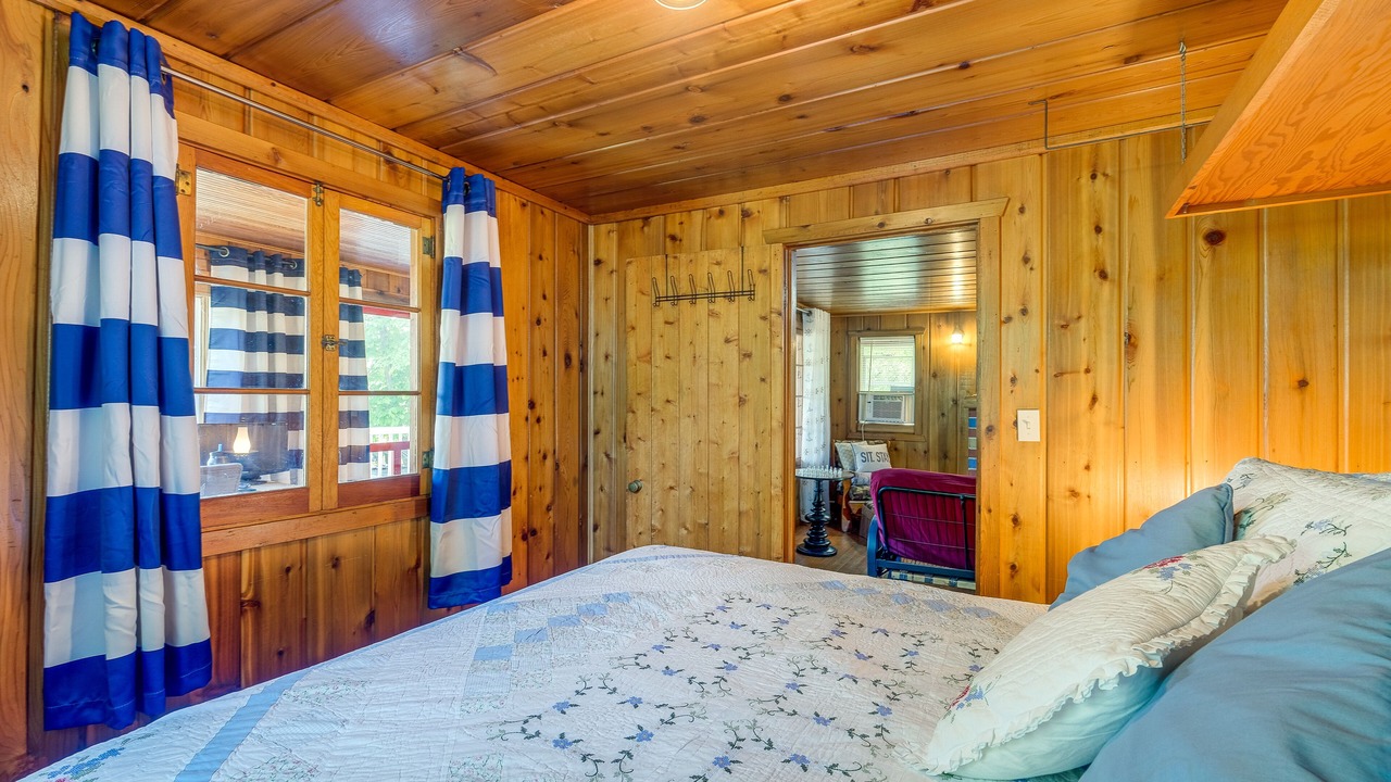 Photo of Bedroom in Herron