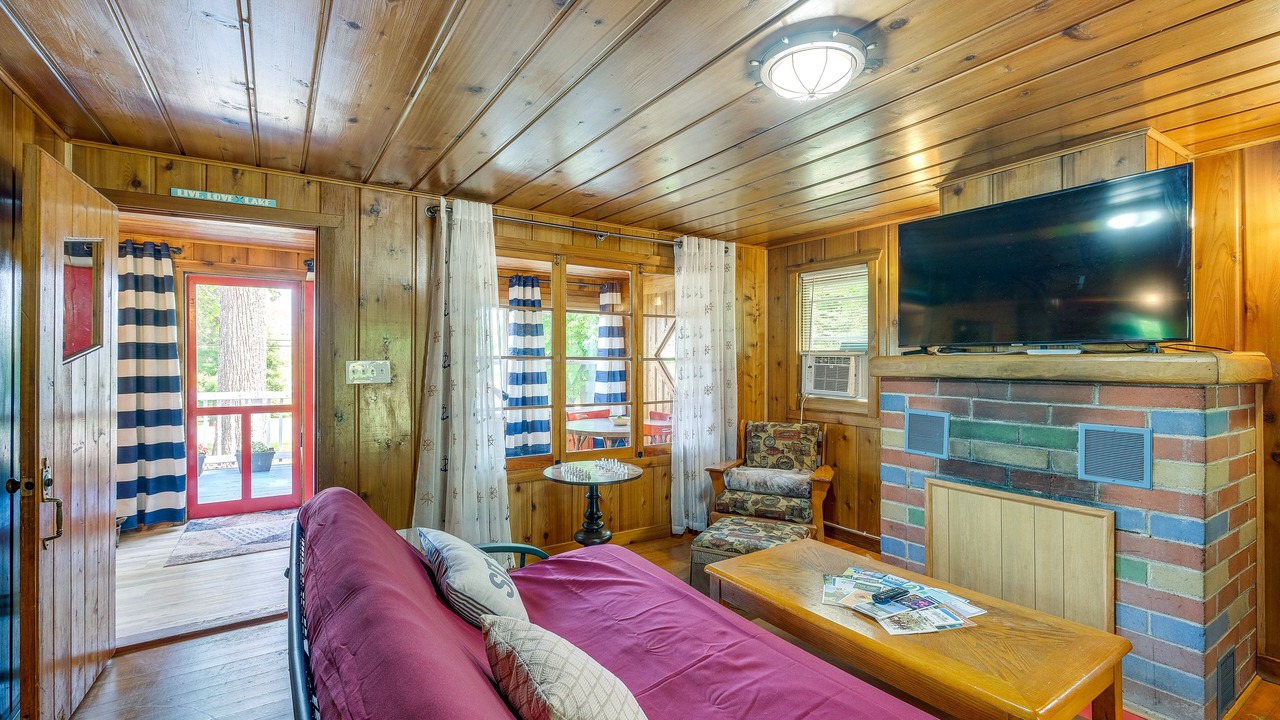 Photo of Livingroom in Herron