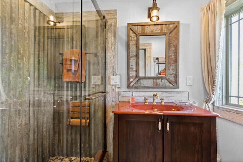 Photo of Bathroom in Saluda