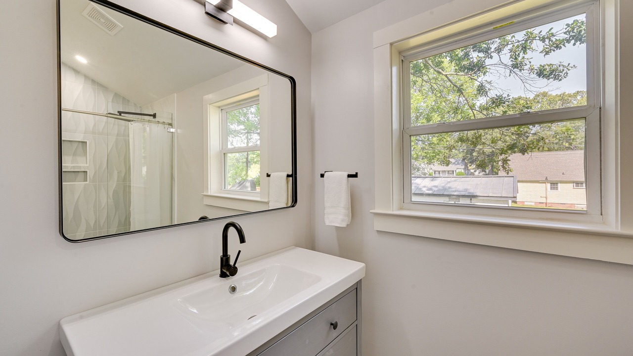 Photo of Bathroom in Dunean