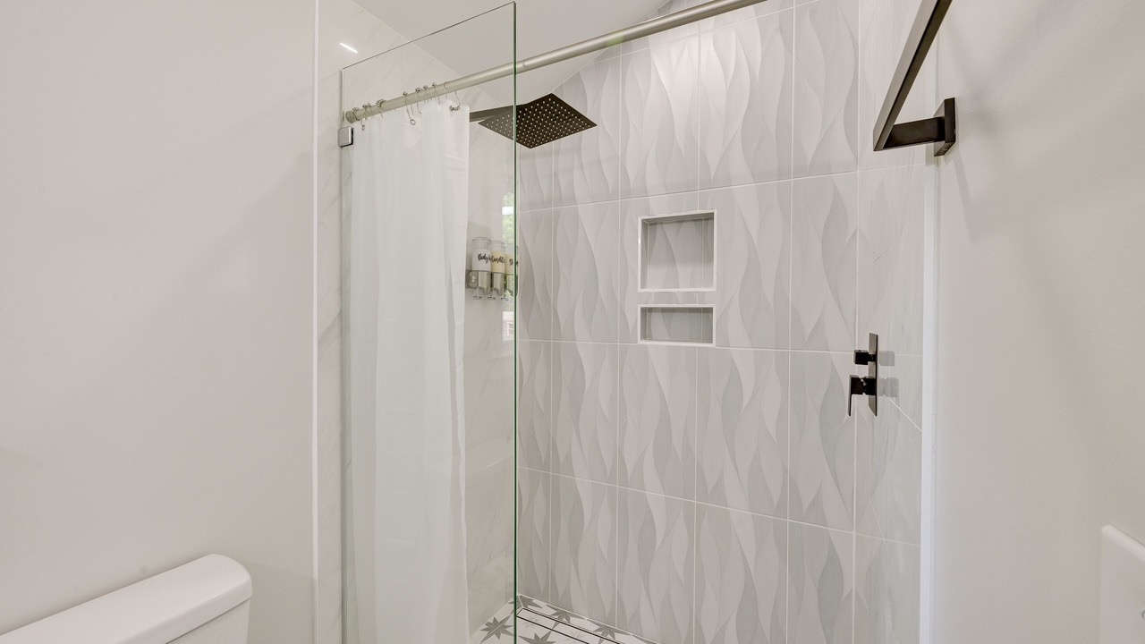 Photo of Bathroom in Dunean