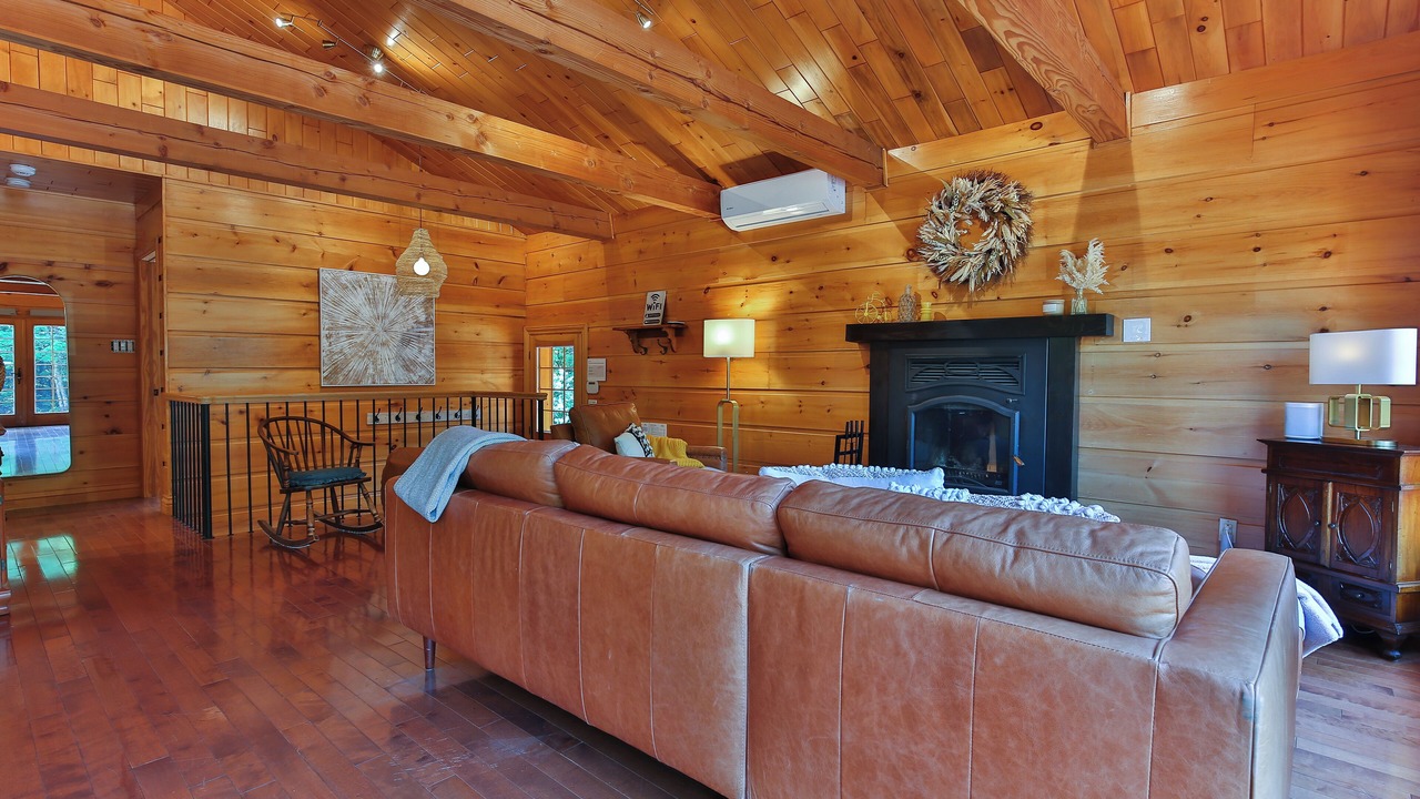 Photo of Livingroom in Chertsey