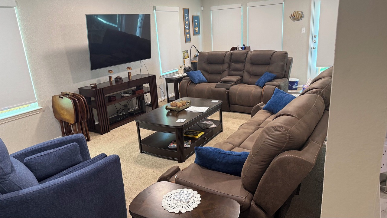 Photo of Livingroom in Bratton Park