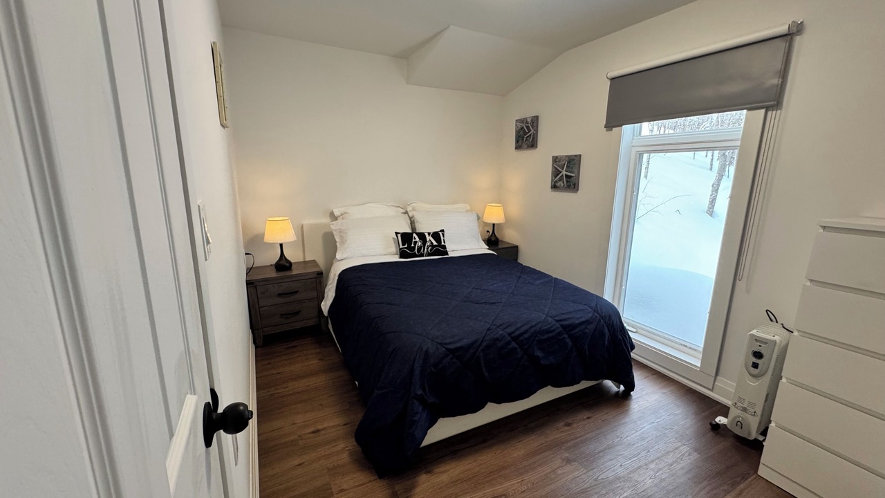 Photo of Bedroom in Muskoka Lakes