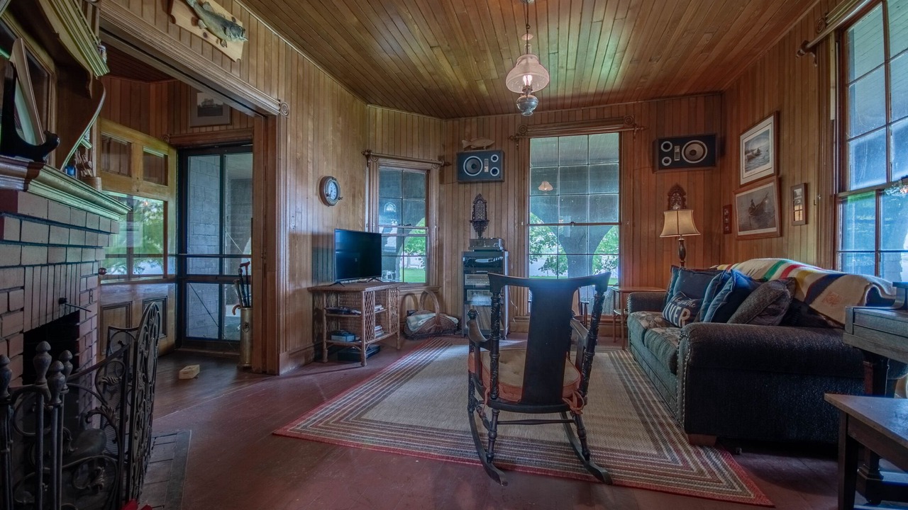 Photo of Livingroom in Frontenac
