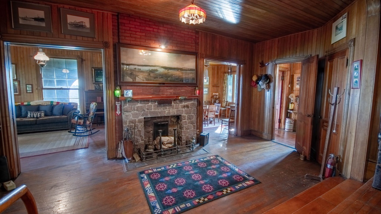 Photo of Livingroom in Frontenac