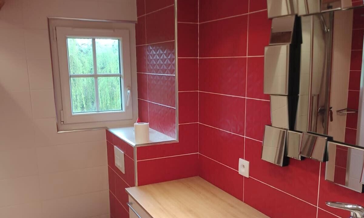 Photo of Bathroom in Genneville