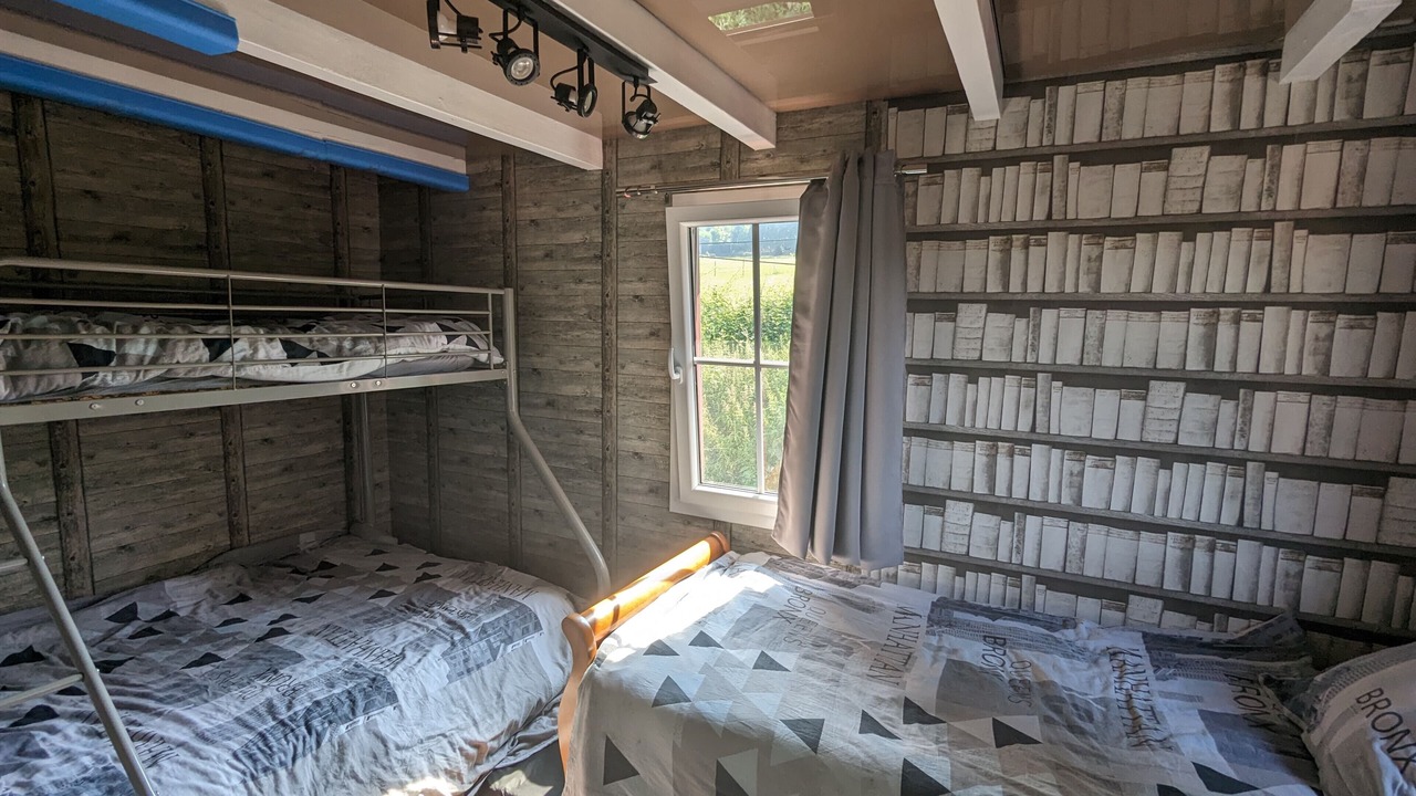 Photo of Bedroom in Genneville