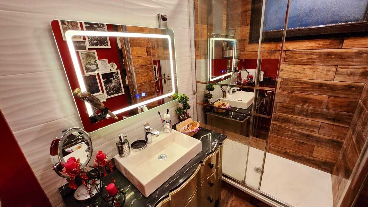 Photo of Bathroom in Montreuil