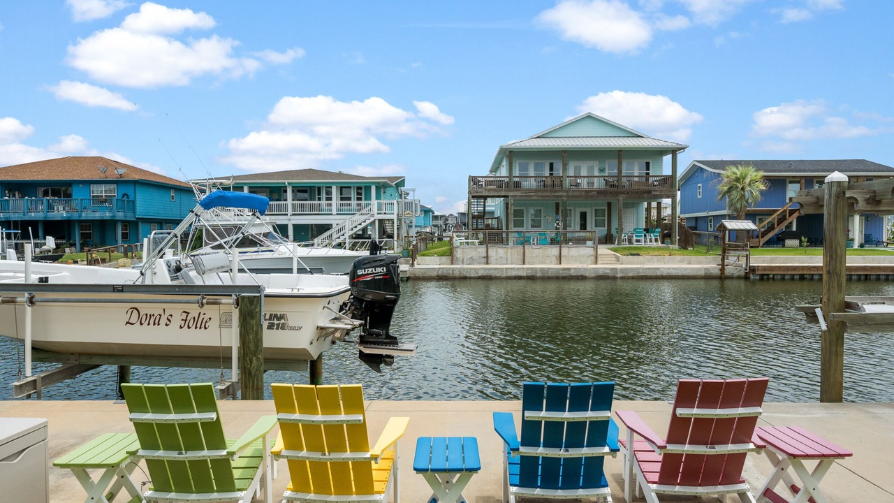 Photo of Outdoor in City-by-the Sea