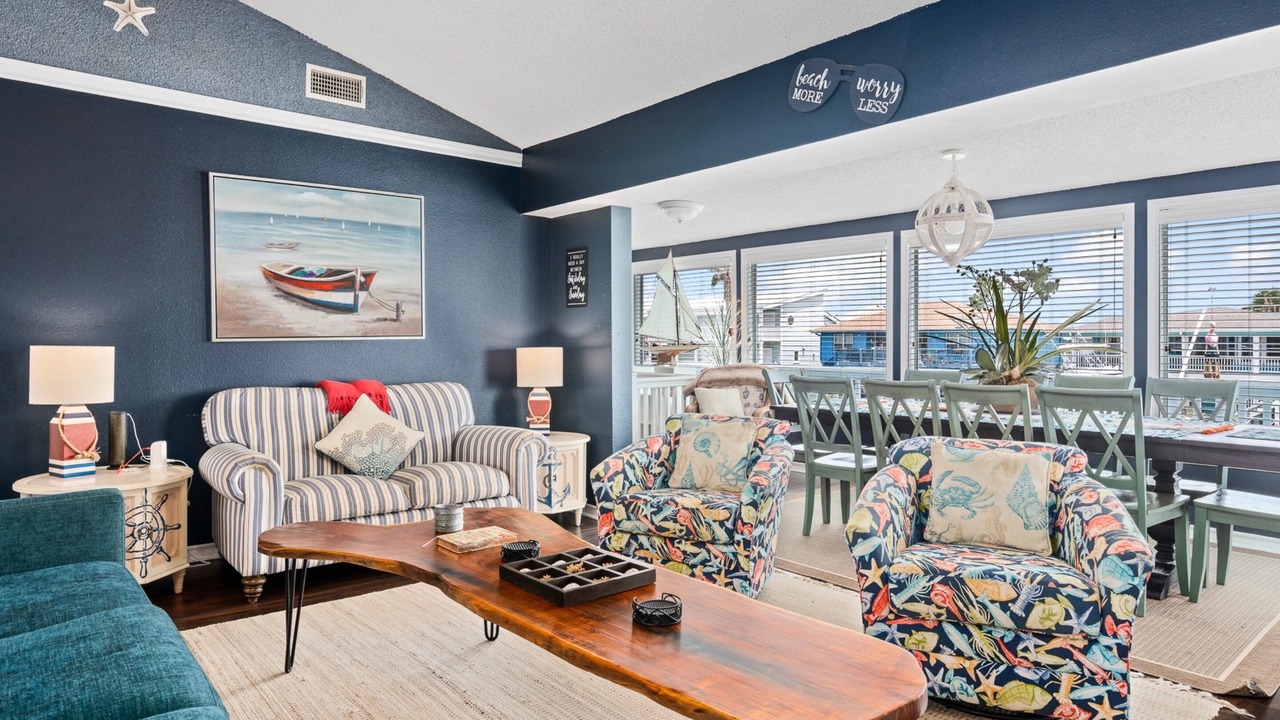 Photo of Livingroom in City-by-the Sea