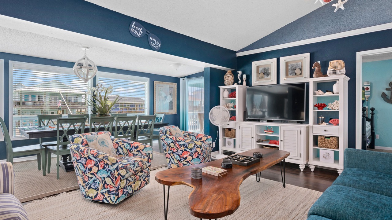 Photo of Livingroom in City-by-the Sea