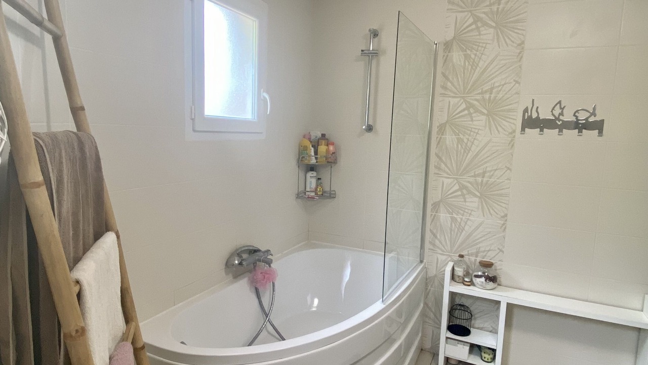 Photo of Bathroom in Paulhan
