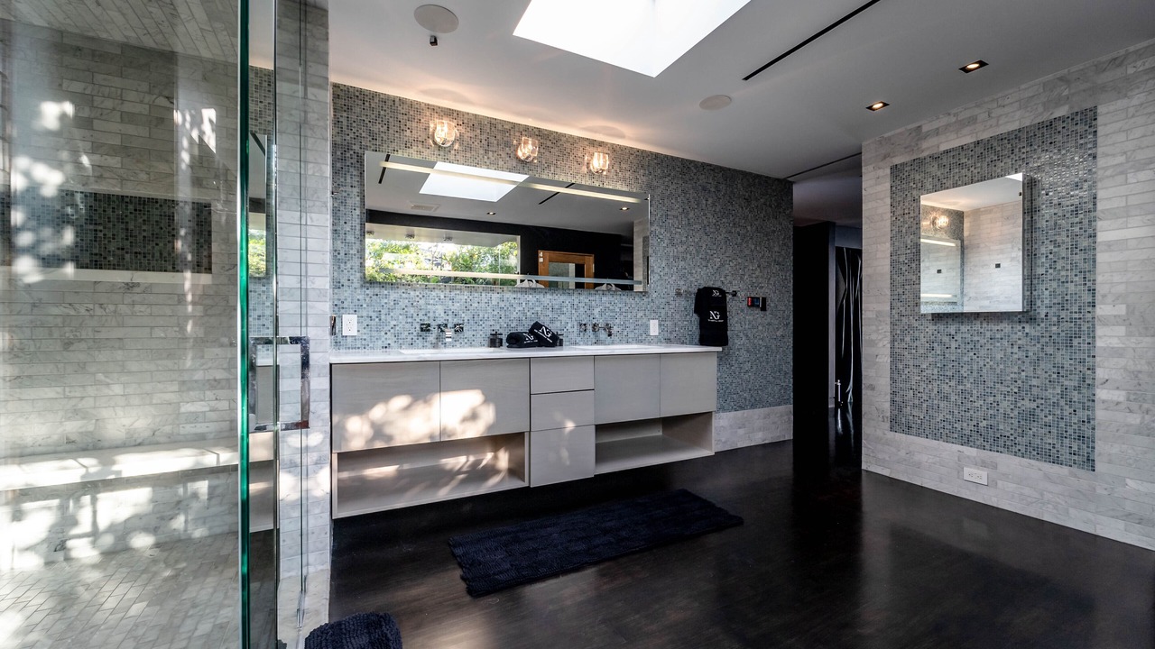 Photo of Bathroom in The Bird Streets