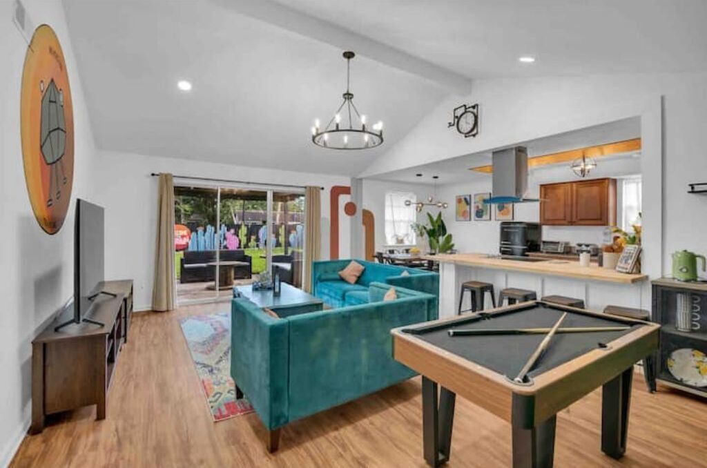 Photo of Livingroom in Westbury