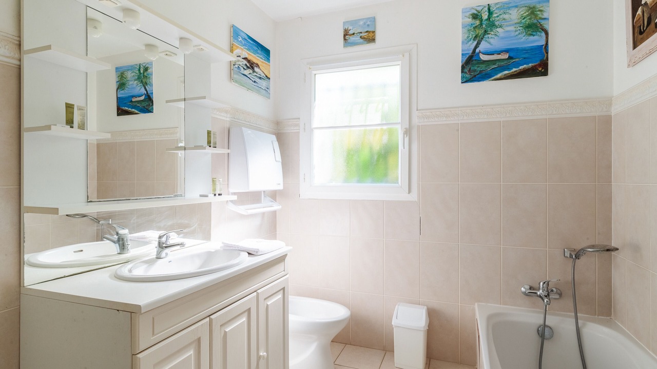 Photo of Bathroom in Saint-Georges-d'Oleron