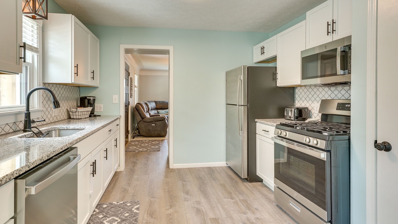 Photo of Kitchen in Gloria Glens Park
