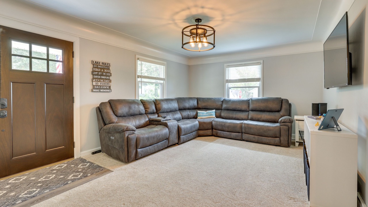 Photo of Livingroom in Gloria Glens Park