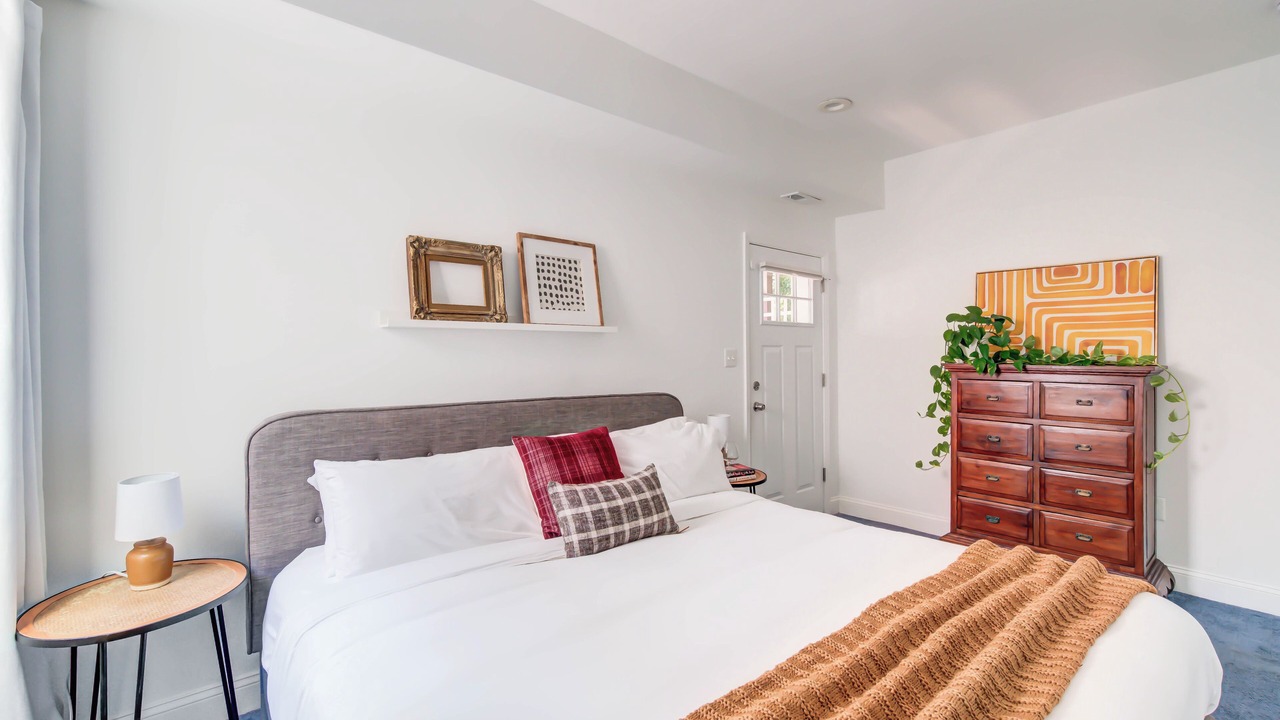 Photo of Bedroom in Lower Central NE