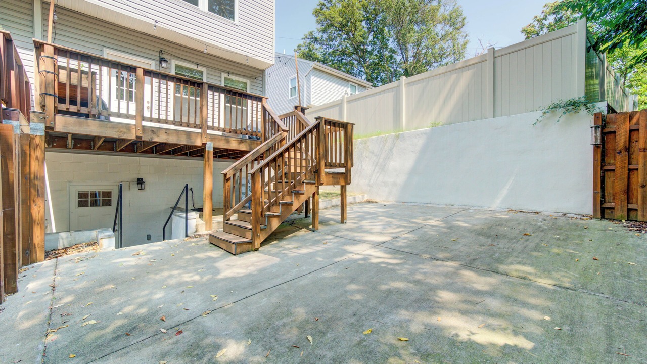 Photo of Outdoor in Lower Central NE