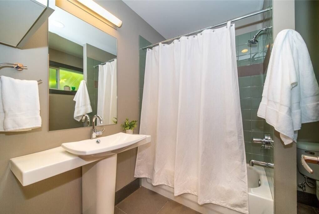 Photo of Bathroom in East Queen Anne