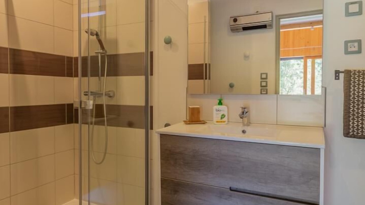 Photo of Bathroom in Yenne
