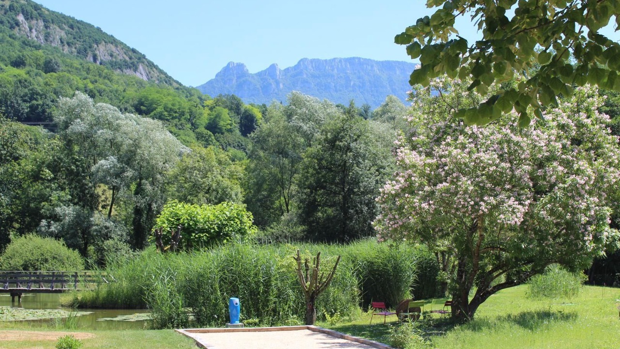 Photo of Outdoor in Yenne