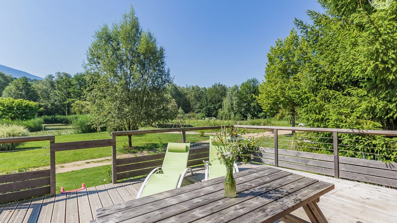 Photo of Outdoor in Yenne