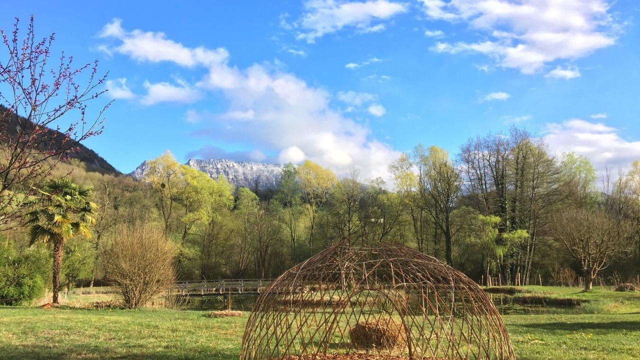 Photo of Outdoor in Yenne