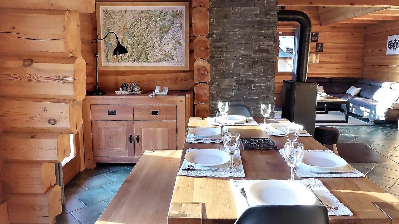 Photo of Others in Queige