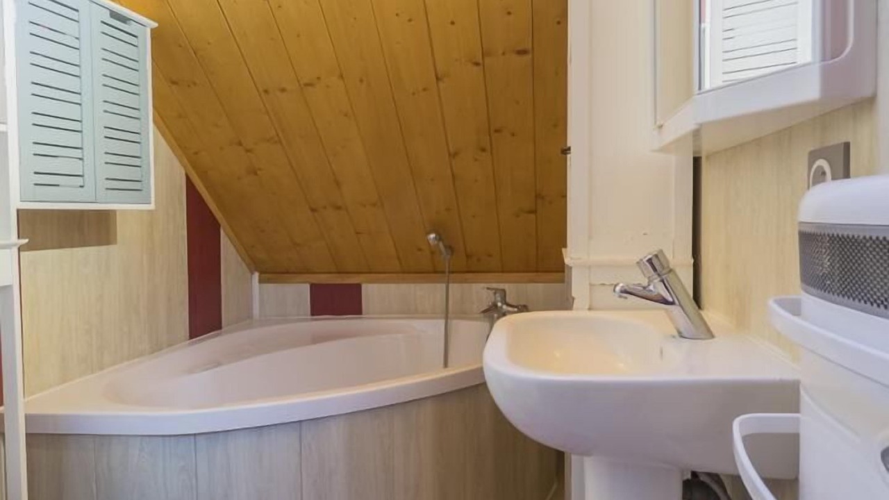 Photo of Bathroom in Frontenex