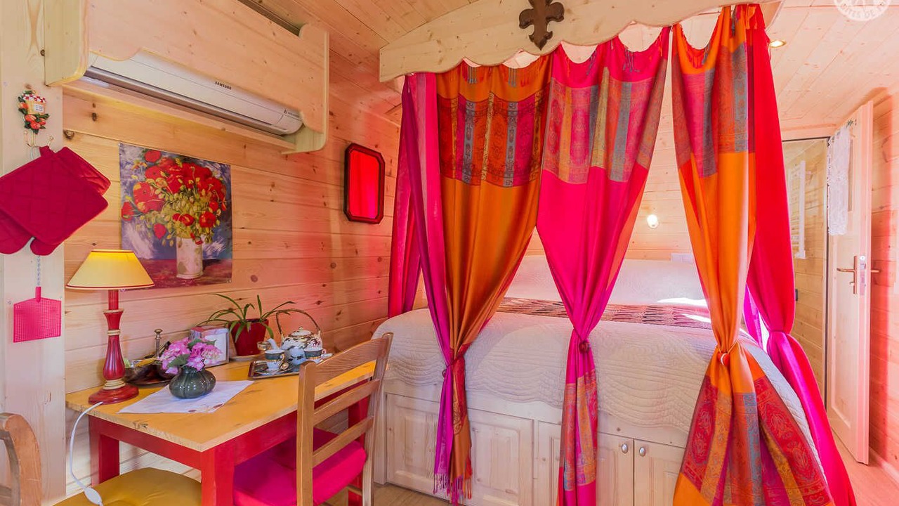 Photo of Bedroom in Saint-Genix-sur-Guiers